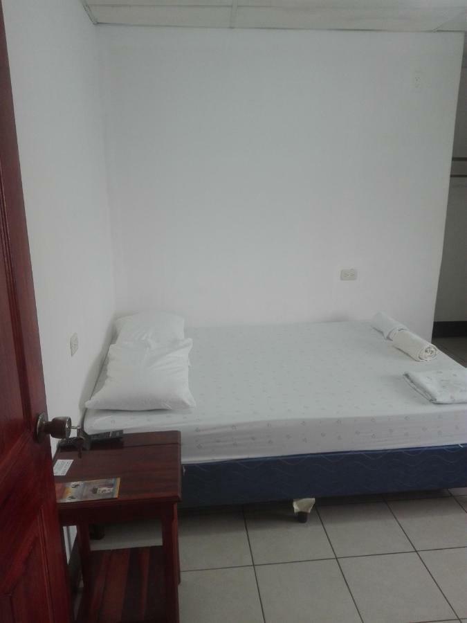 Hostal Don Frank ซานการ์ลอส ภายนอก รูปภาพ