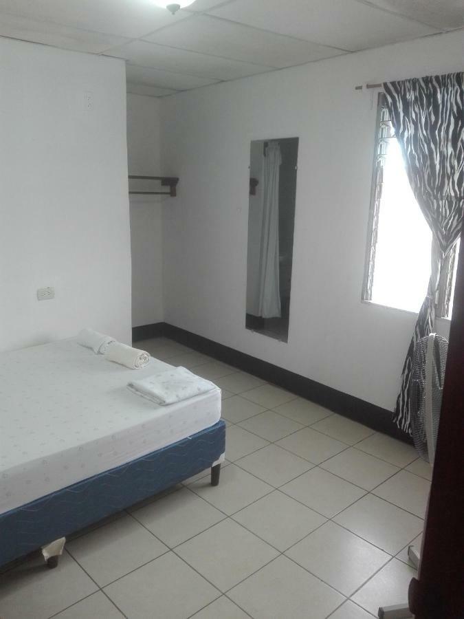 Hostal Don Frank ซานการ์ลอส ภายนอก รูปภาพ